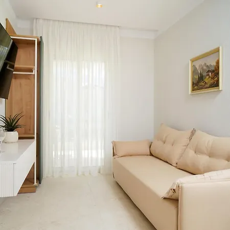 Synthea Aparthotel