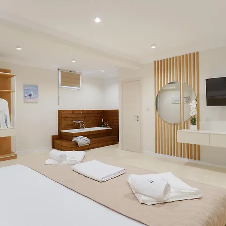 Synthea Aparthotel