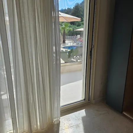 Synthea Aparthotel